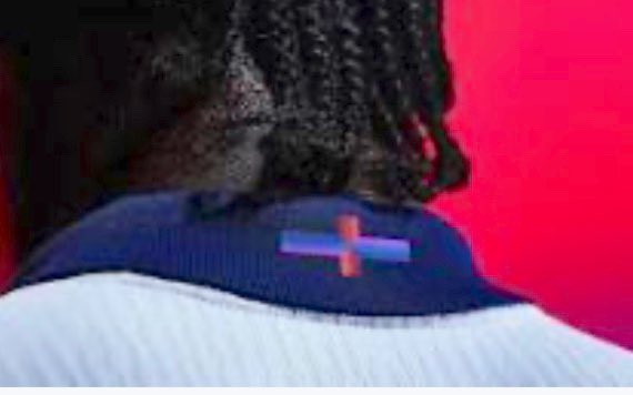 Let’s be honest, the only people defending @nikefootball ‘s decision to make our St George’s cross multicoloured… are lefties.