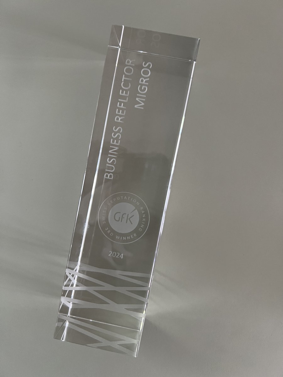 Heute war meiner erster Einsatz für <a href="/migros/">Migros</a> – ich durfte den Reputationspreis der bedeutendsten Schweizer Unternehmen entgegennehmen. Gold im Branchenvergleich – Bronze im Gesamtranking. Grosser Dank an alle Migros-Mitarbeitenden – es ist ihr Preis! gfk.com/de/produkte/gf…