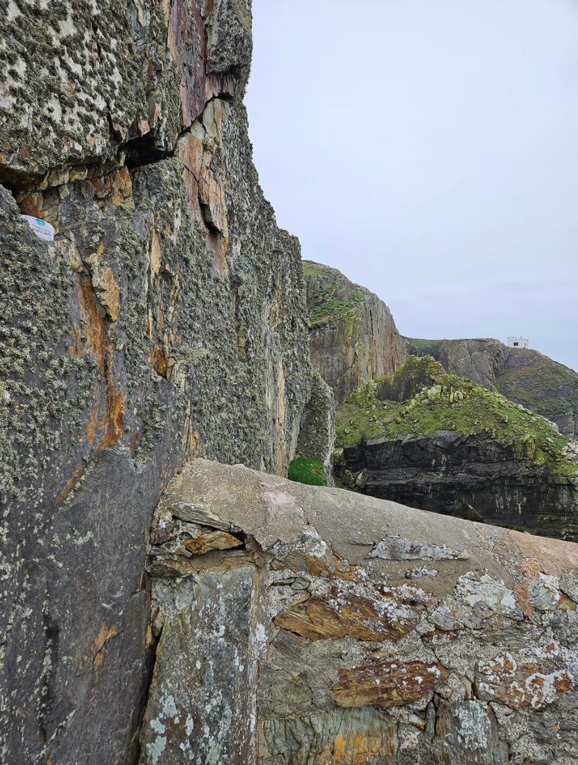 NWalesSocial's tweet photo. #NWalesHour
#AngleseyRock
#ttdNWales
More winners of the @TTD_NW £10 Amazon Voucher to be announced soon!
#ttdNWales rock No2 is now hidden around Anglesey, check out pic No2, have you clocked it yet?? https://t.co/lDubNnjMVj