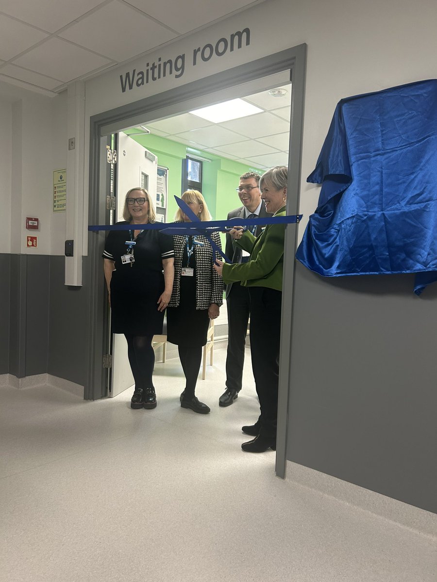 This week marked the opening of our brand spanking new MAC. A great place to work, & a welcoming place to attend. The end result of numerous members of a true MDT & @SheffMaternity coming together to improve services. Proud to be part of this incredible team @jessopwing1