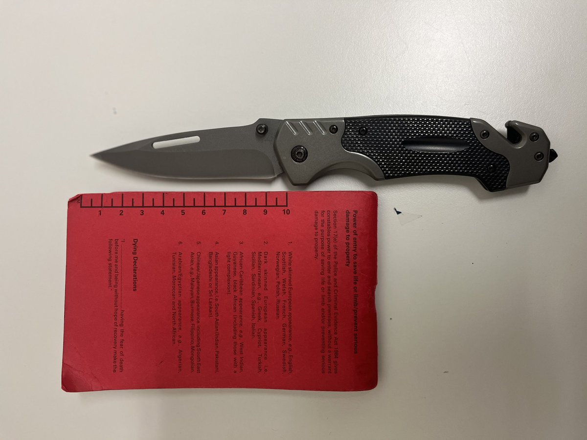 MPSBarkDag's tweet photo. #CrimeEnforcementTaskForce officers have arrested a male for possession of an offensive weapon whilst on #OPERATIONHUNISH the male had made off from officers in #DAGENHAM  but was swiftly detained and arrested @LocalCrimeBeats @lbbdcouncil @essex_crime #1303EA https://t.co/TinP5tzw99