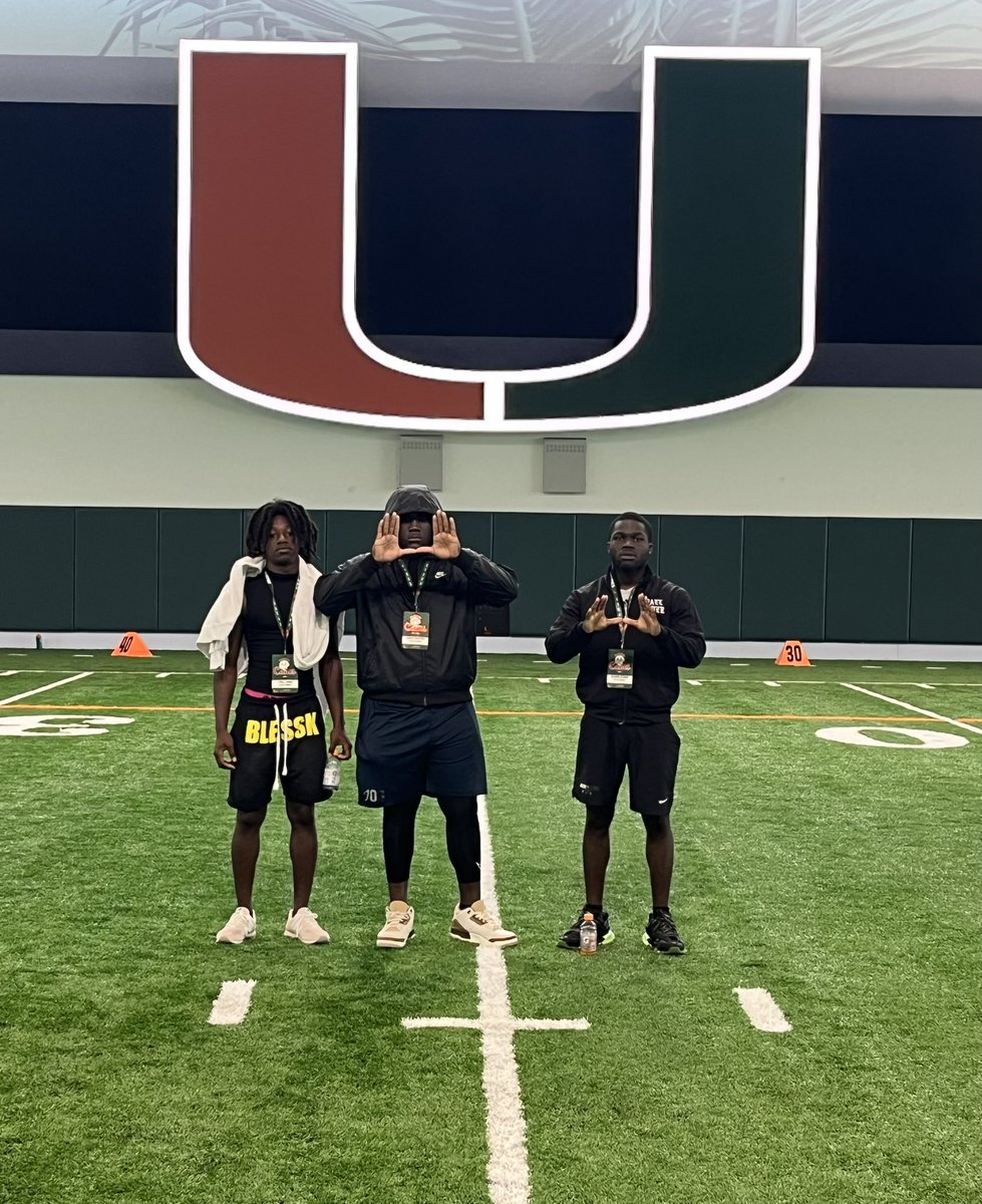 Dropped in to catch a spring practice @CanesFootball at Greentree W/ the goat, ATL LEGEND @CoachRumph16 27 @JAMARTHOMP2027 26 @tyrelleowenss 25 @1deandredesinor #CultureWins