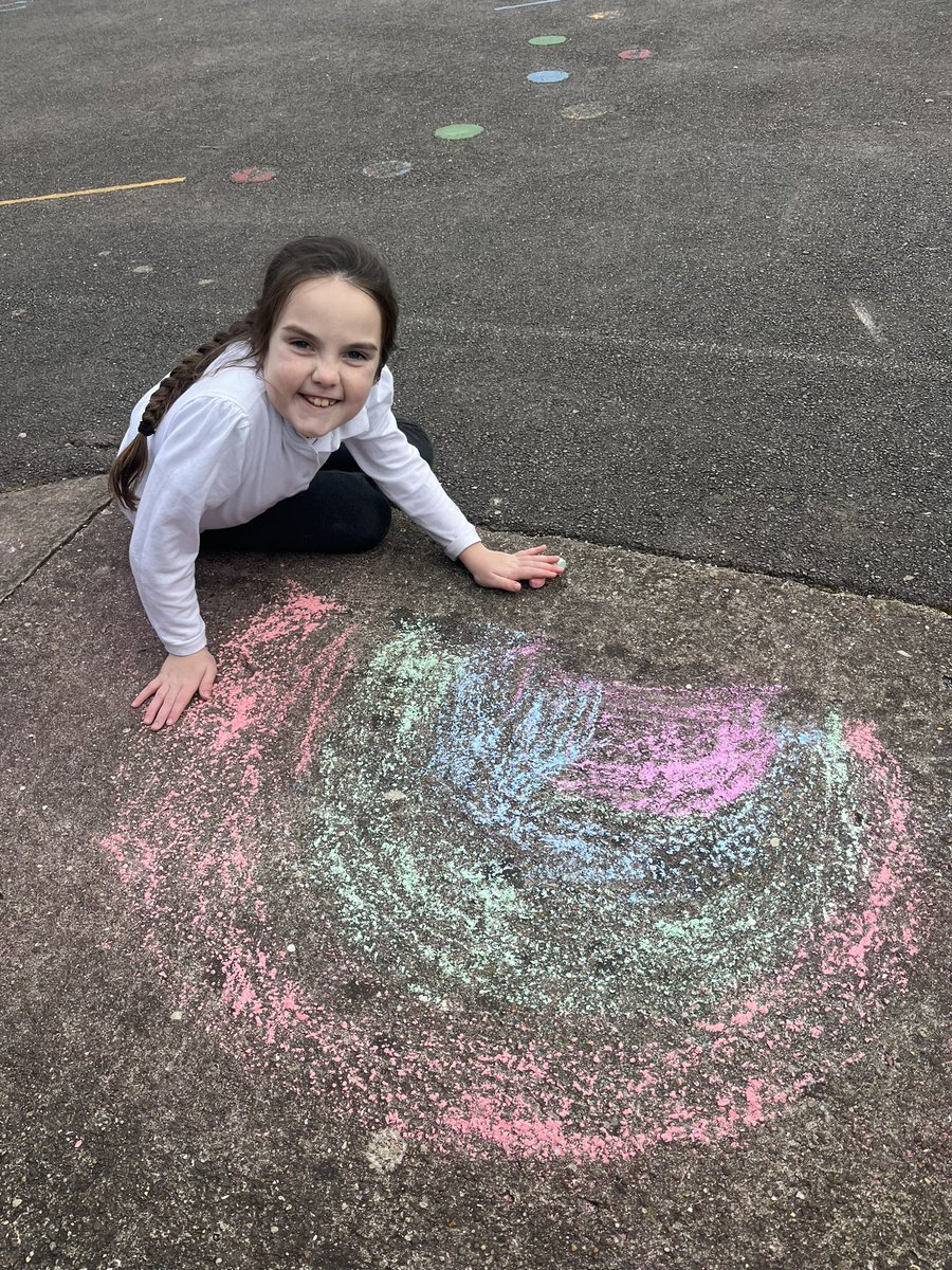 At todays well-being club, we created chalk pictures with an Easter/Spring theme, we then had a little sing song and enjoyed a biscuit :)) 🐣🌈🎤🍪x @StAnnes_EHS @FHuntStAnnes @DApplefordSACA @LBrawnStAnnes @ianphillips16