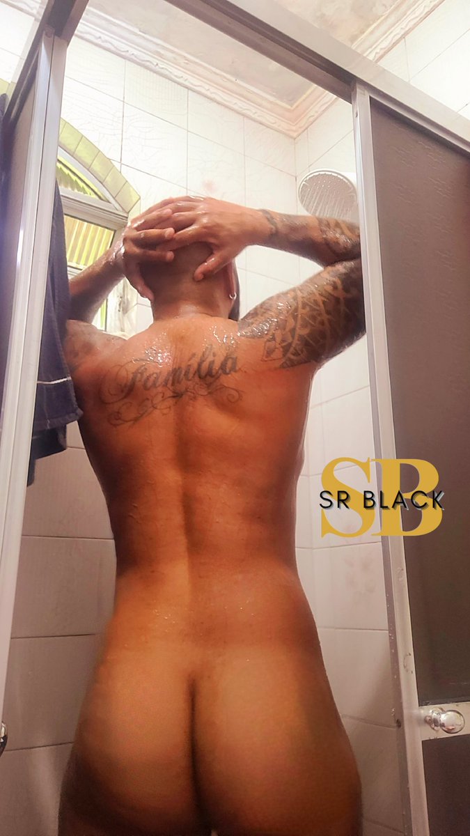 Com esse calor todo em SP, só um banho fresco para apagar a vtd que estou de ter você sentando em mim, olhando nos meus olhos.