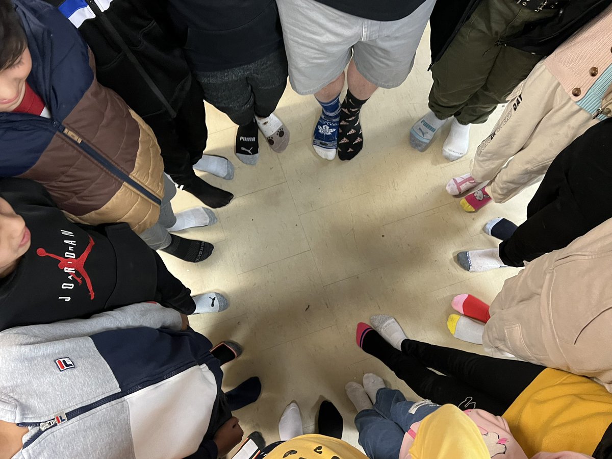 Gateway PS rocked mismatched socks today to raise awareness for Down syndrome! 🧦 @tdsb @LN10Alvarez @schan_tdsb @LC2_TDSB @TDSB_MHWB @mikkihymus #WorldDownSyndrome #LotsOfSocks #RockYourSocks #EndTheStereotypes