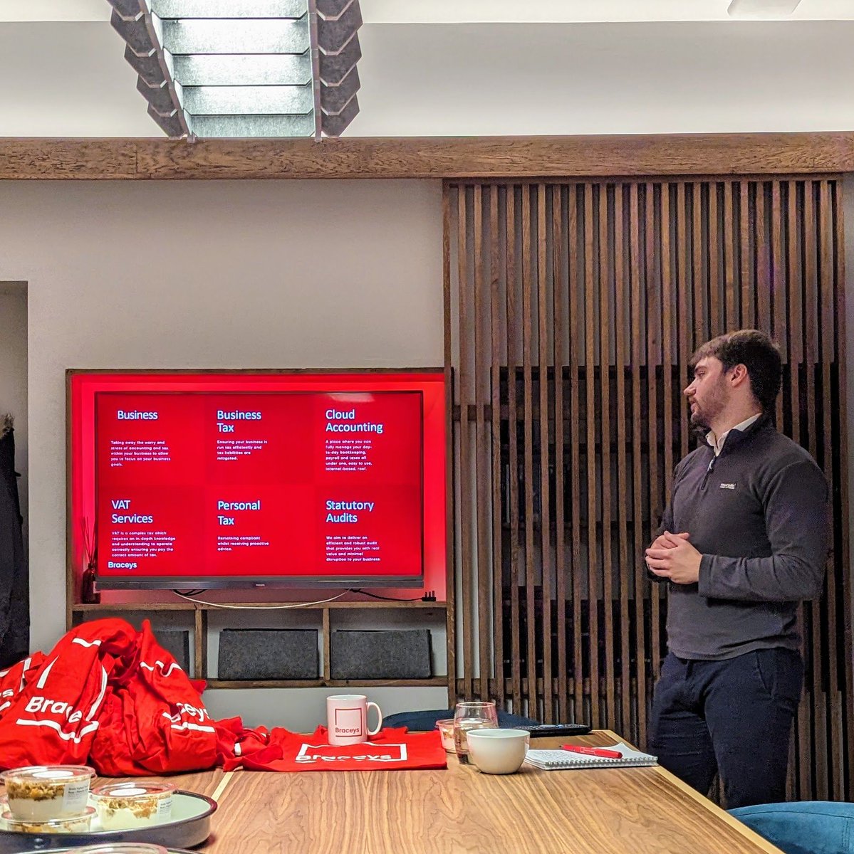 Super referral networking this morning with Network B2B Edinburgh. Here's Scott, of Bracey's Accountants finishing off a great member presentation on the budget and sharing tips for the self-employed and directors. #networking #smallbusiness #businessdevelopment