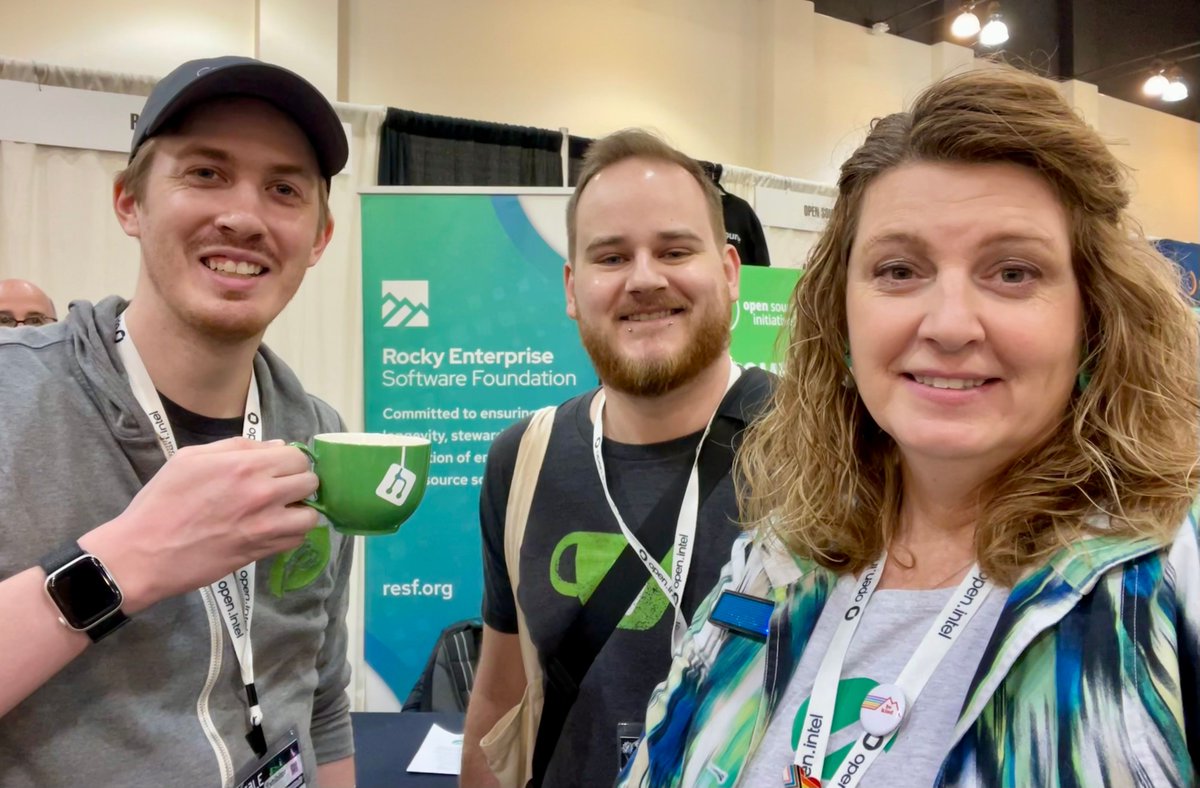 We ran into the Gitea folks at #SCaLE21x! The RESF, @Rocky_Linux, and many in the Rocky Linux community benefit from using @giteaio. There is a lot to like about Gitea's lightweight code and consistent UI. Come see what we are working on at buff.ly/3vq3eWj #rockylinux