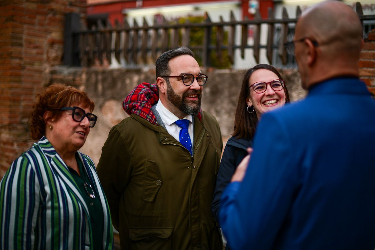 ercsantcugat's tweet photo. El compromís polític és veure que, més enllà de les teves pròpies necessitats, hi ha necessitats col•lectives. I aquesta és l'essència del projecte d'@Esquerra_ERC.

#GuanyaCatalunya #SantCugat @dolorsbassac @joanignasielena @julifernandez 

📸 @marcpuigperez https://t.co/pnJ5UKAaJ1