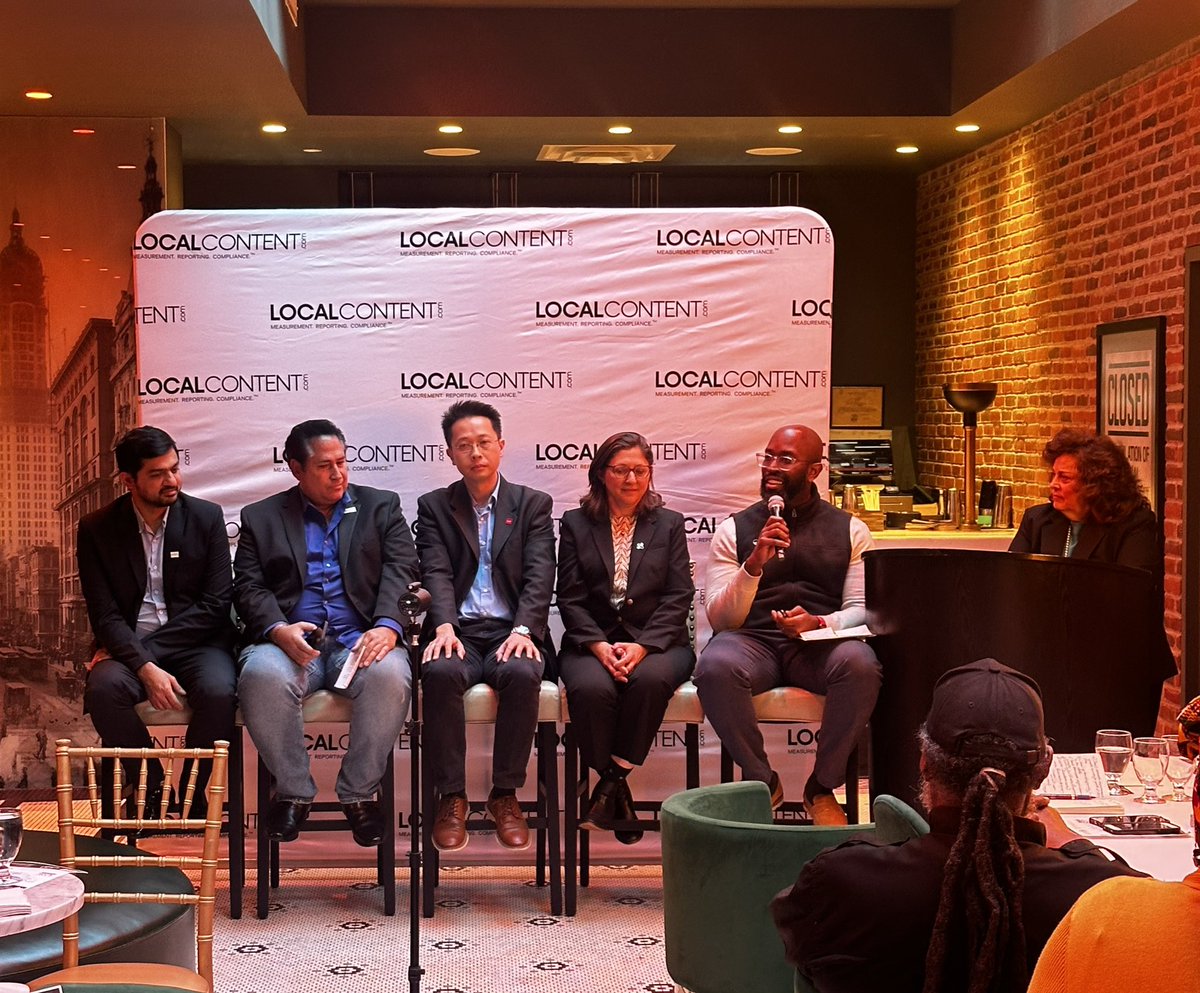 Enlightening conversations at the NJ Clean Energy Local Content in <a href="/CityofNewarkNJ/">City of Newark</a> . Love that local celebrity and clean air advocate Councilwoman Rountree stopped by ! Great job by our members <a href="/ThisIsAttentive/">Attentive Energy</a> <a href="/LeadingLightOSW/">Leading Light Wind</a> &amp; Bluepoint Wind on their presentations.