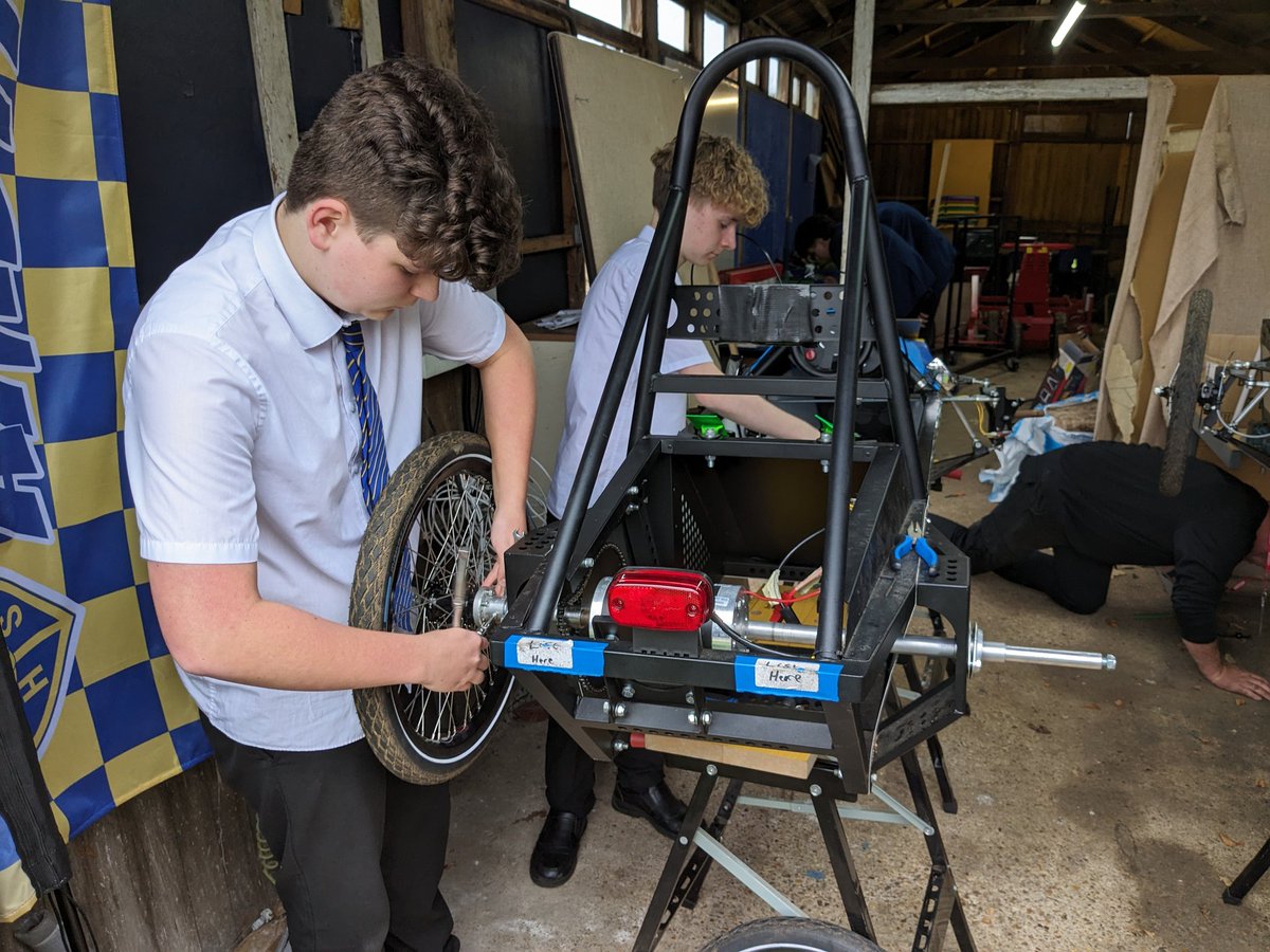 Both our @AldermanHigh #STEM club teams are busy getting @greenpower_team cars race ready thanks to amazing mentorship from @ScillitoeBros & funding from @NorfolkCF 🤩👍 Excited to be doing time trials @HolkhamEstate next month in preparation for regional finals @lotuscars 🏎️⚡🏁