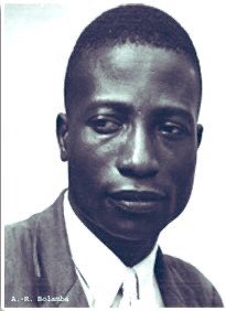 #JournéeMondialeDelaPoésie 
Avant Papa Lutumba Simaro - le poète de la Rumba, il y a eu Antoine-Roger Bolamba - le père de la poésie écrite en RDC. 
Je vous partage quelques extraits de ses poèmes tirés de son ouvrage « premiers essais (poèmes) »  paru en 1947 dans ce thread.⤵️