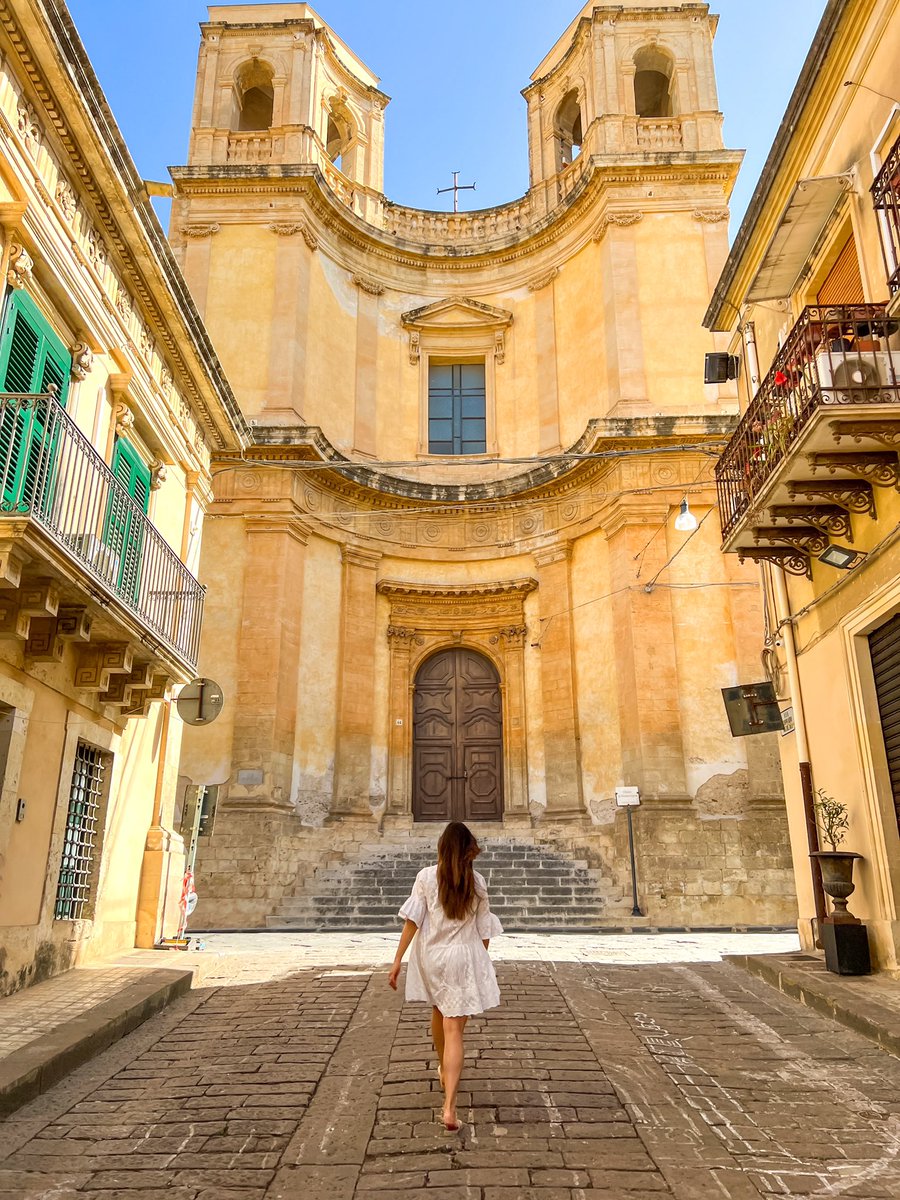 #ThrowbackThursday to beautiful baroque Noto. Where would you like to throwback to? 😃