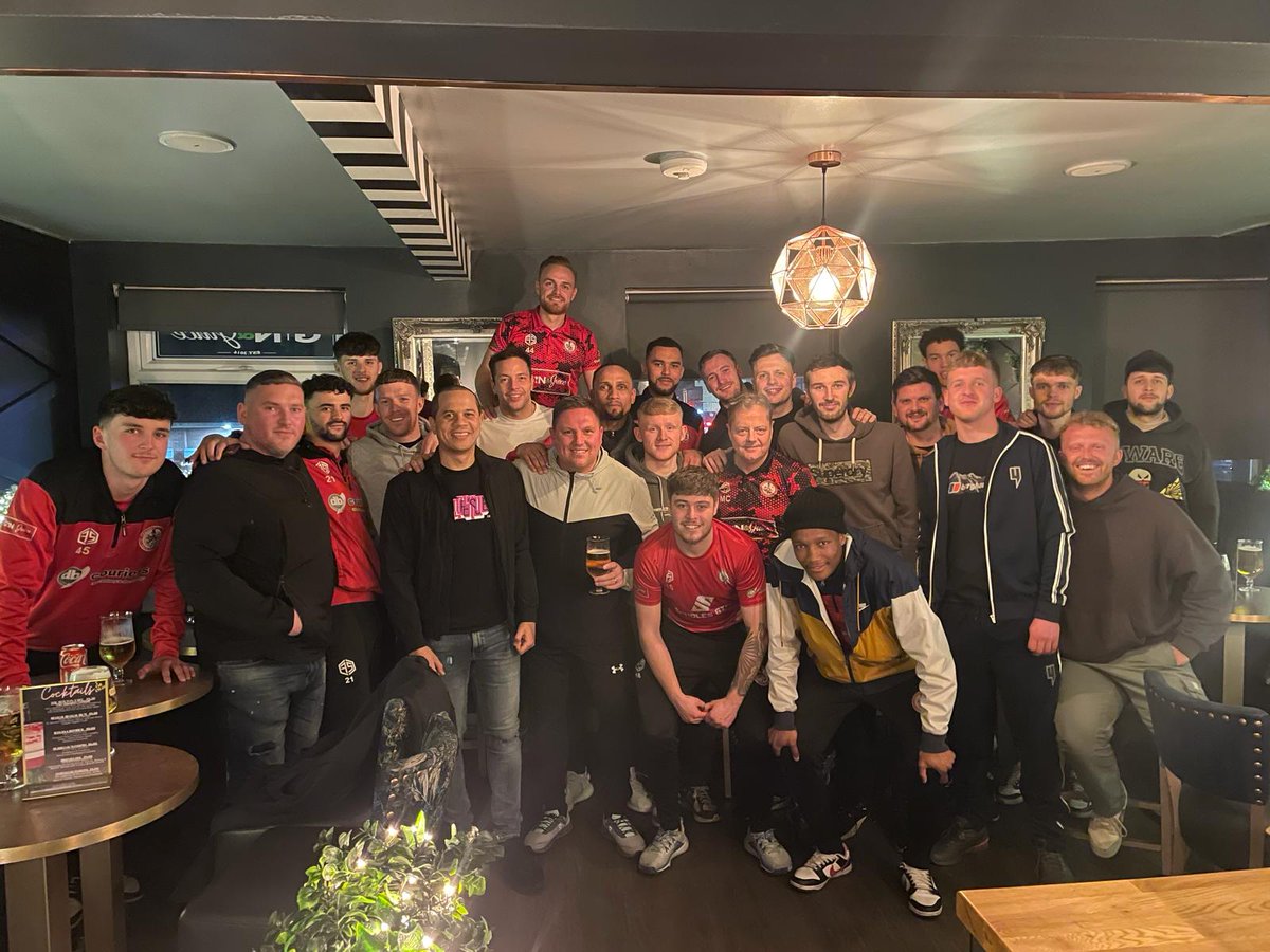 A great night for the first team tonight, who enjoyed a pizza and quiz night at <a href="/ginandjuicebar/">Jüce (Formerly Gin & Juice)</a> and <a href="/TheBarclay_/">TheBarclayRoyton</a>. 🍺

 #UpTheChad🔴⚪
