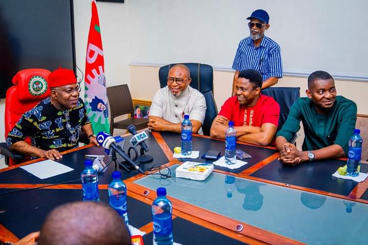 RtHonEmeruwa's tweet image. I am pleased to announce that Governor Alex Alex C. Otti has signed into law the bill repealing the payment of pensions to former governors and their deputies. This legislation will now be known as the “Abia State Governors and Deputy Governors Pensions (Repeal) Law, 2024.”
