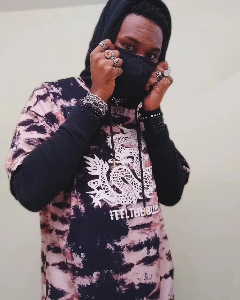 Malik_Nova96's tweet photo. "They Thought I Wasn't Gonna Make It, But I'm Up Now."
πΈ: yours truly
#headshots #modeling #model #printmodeling #printmodel #actor #photography #photographer
#artist #fashion #punk #punkstyle #punkfashion #alternative #alternativefashion #goth #gothboy #gothfashion https://t.co/SLkzU5tB6P