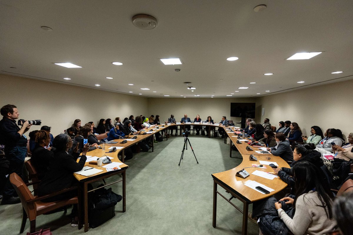 Reflecting on our panel discussing the imperative for gender equality in financial reform led by #GWLVoices @mfespinosaEC. Thanks to @UN_PGA Dennis Francis, @unwomenchief, @UNCTADNewYork @unjmb1, & @UNUniversity @MuznahSiddiqui1 for their invaluable insights! 💼🌍♀️