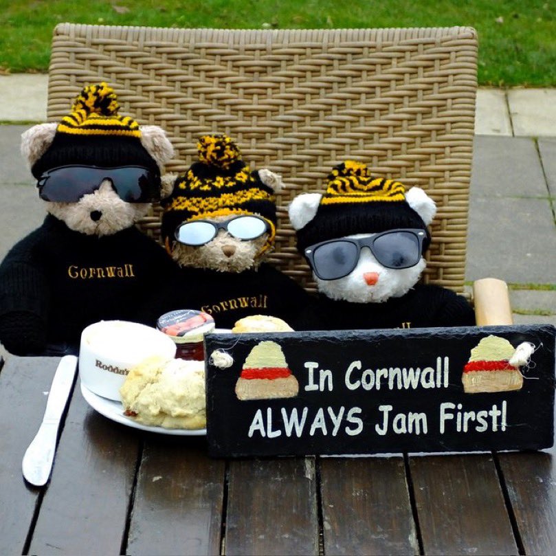 Even bears love a #CreamTea #CreamTeaHour <a href="/ltluchristian/">Cornwall VIBs LT Lu and Christian</a> #JamFirst