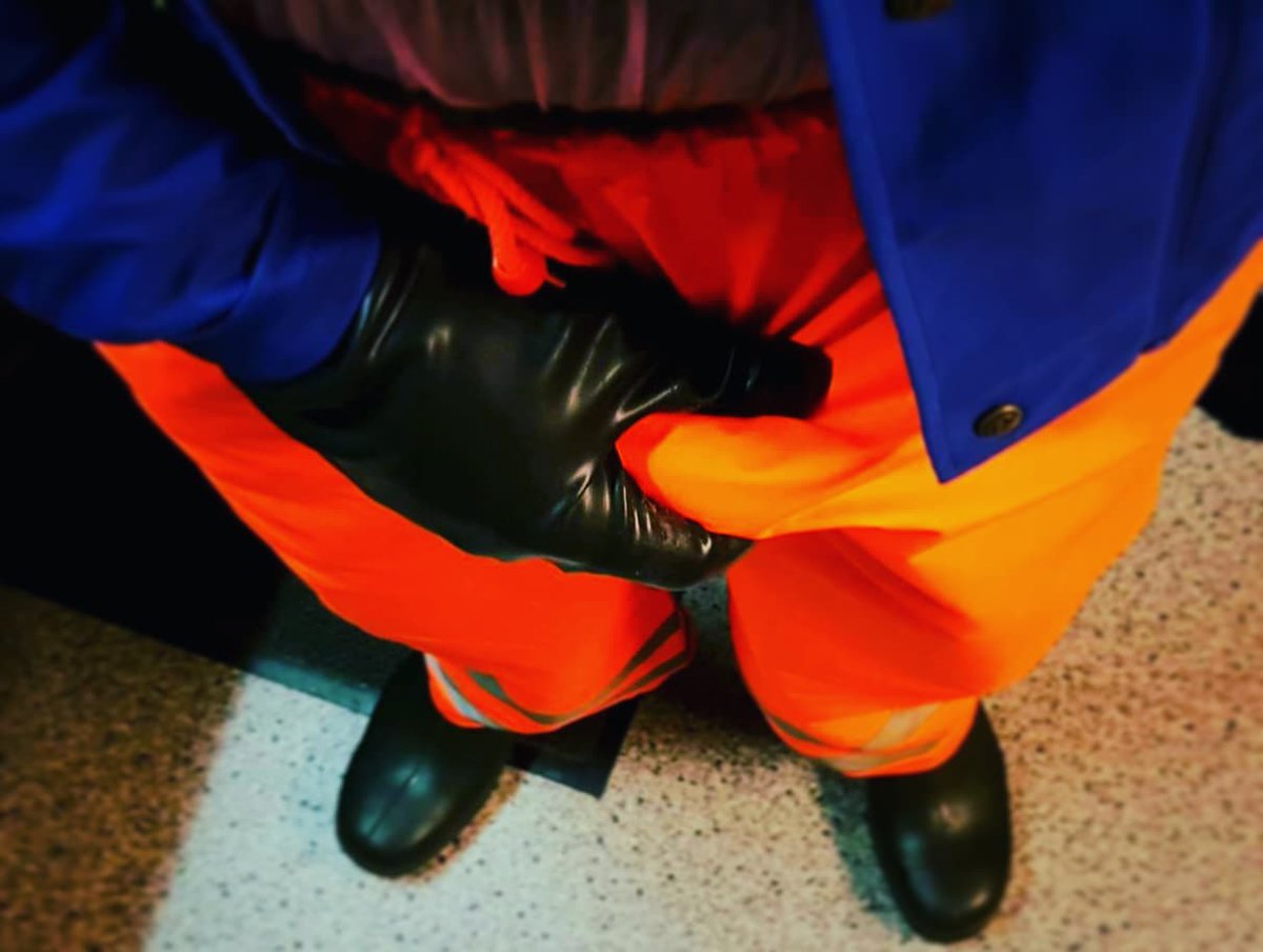 Evening walk time 🌙🧡💙