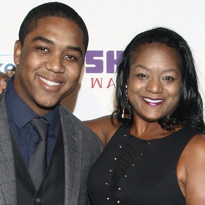 PopCrave's tweet photo. The mother of former ‘Zoey 101’ star Christopher Massey defends Dan Schneider following the release of ‘Quiet on Set: The Dark Side of Kids TV’:

“BLAME THE PARENTS NOT DAN.” https://t.co/foXdGQhPAX