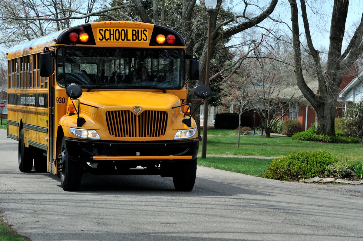 ✅ GIVE US YOUR FEEDBACK | The Jefferson County Board of Education (JCBE) is expected to vote on Tuesday on a transportation plan for next school year. Learn more about the recommendation going before the JCBE and give us your feedback here: bit.ly/43rz4i4 #WeAreJCPS