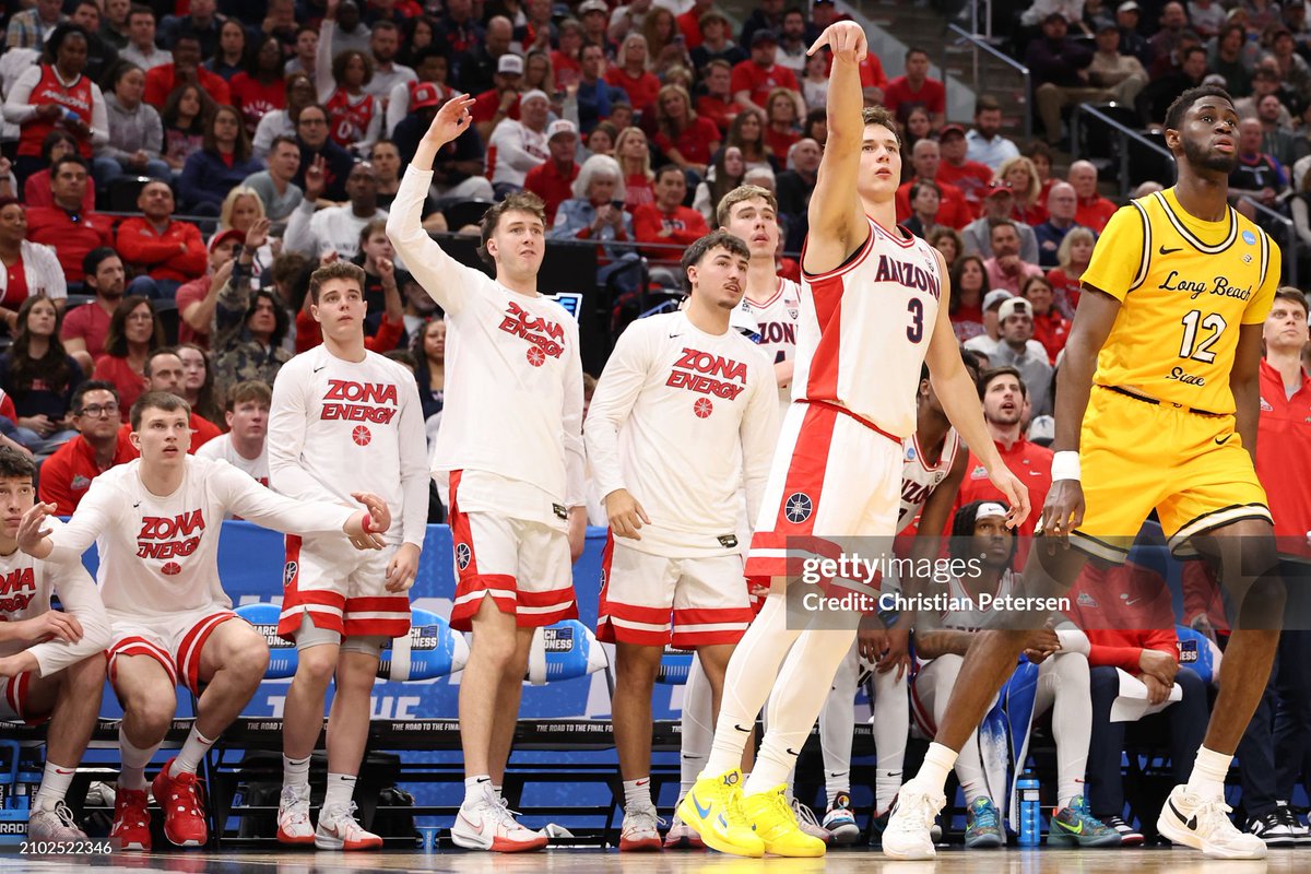 Pelle Larsson #3 of the Arizona Wildcats and teammates watch his shot during an 85-65 win against the Long Beach State 49ers in the first round of the #NCAATournament at Delta Center in Salt Lake City, Utah 📸: @Christiankp21 #MarchMadness