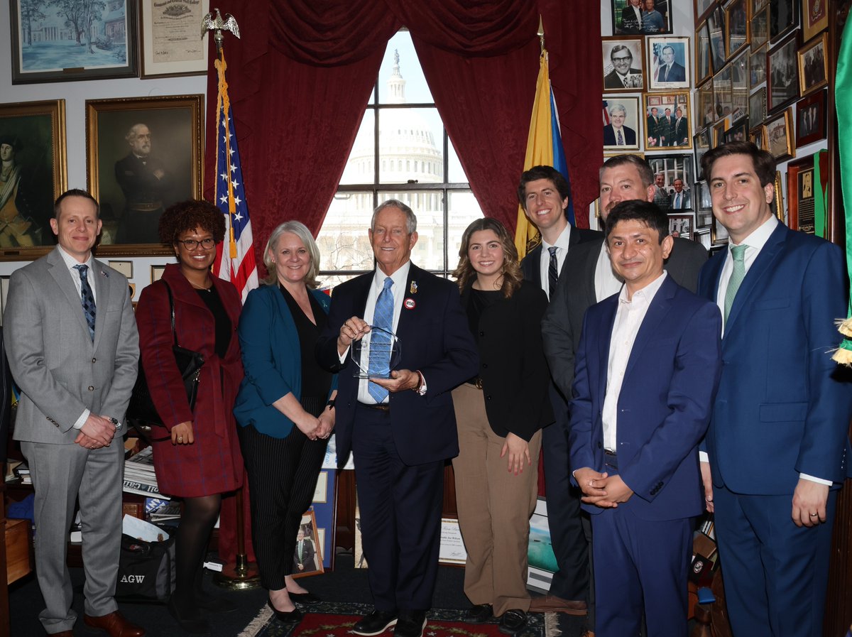 Grateful to receive the Congressional Champion of the Year Award from the Polycystic Kidney Disease Foundation. America's transplant organ shortage is dire, and it is time to remove the barriers and pass the Living Organ Donor Tax Credit Act. @PKDFoundation