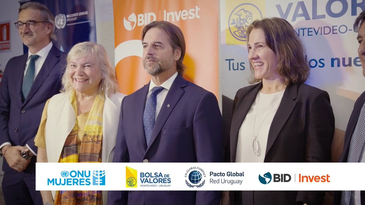 🔔 En #Uruguay 🇺🇾 se realizó el evento #RingTheBell For Gender Equality. Participó el presidente @LuisLacallePou, la vicepresidenta @beatrizargimon y la directora regional de @ONUMujeres @mnvonumujeres. #FinanciemosLaIgualdad 🟣 #8M Ver Más 👇 bit.ly/3Trj2QD