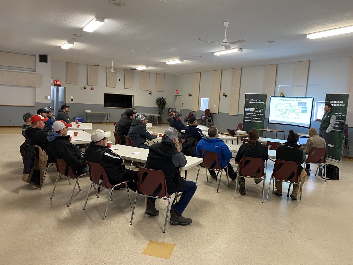 A great dairy producer meeting put on by <a href="/PioneerSeedsCA/">Pioneer Seeds Canada</a>. Thanks to Nelson and Ashley for getting our growers thinking.
