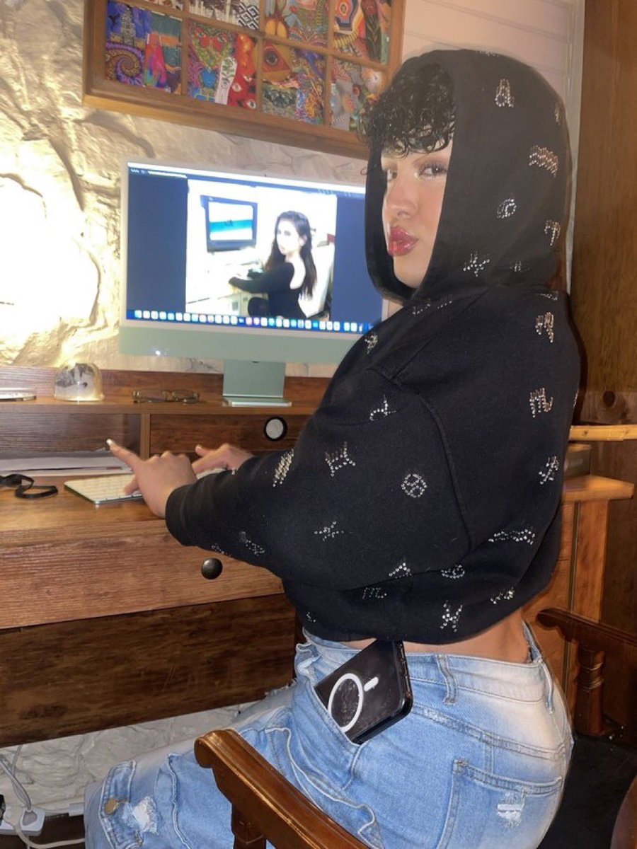 HouseofBalli's tweet photo. finished work at a decent time today :3 I’ll be streaming come hang!!! #gay #stream #gaymer #twitch #leagueoflegends #fortnite https://t.co/bGmb721kXW