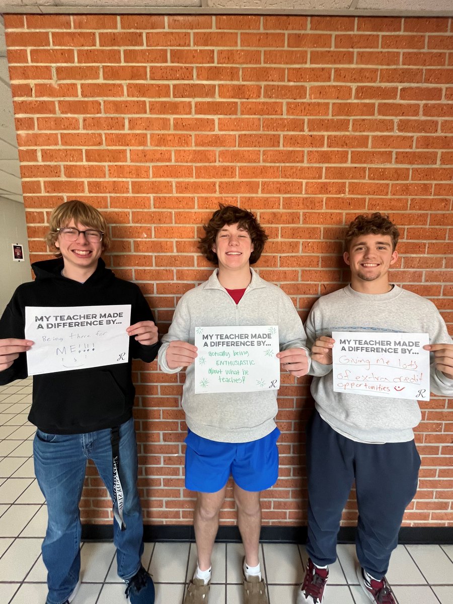 Students at Bixby High School recently did this awesome #IdeaExchange to help their Staffulty know they are seen, heard, and loved 💙 jostensrenaissance.com/teacher-apprec…
