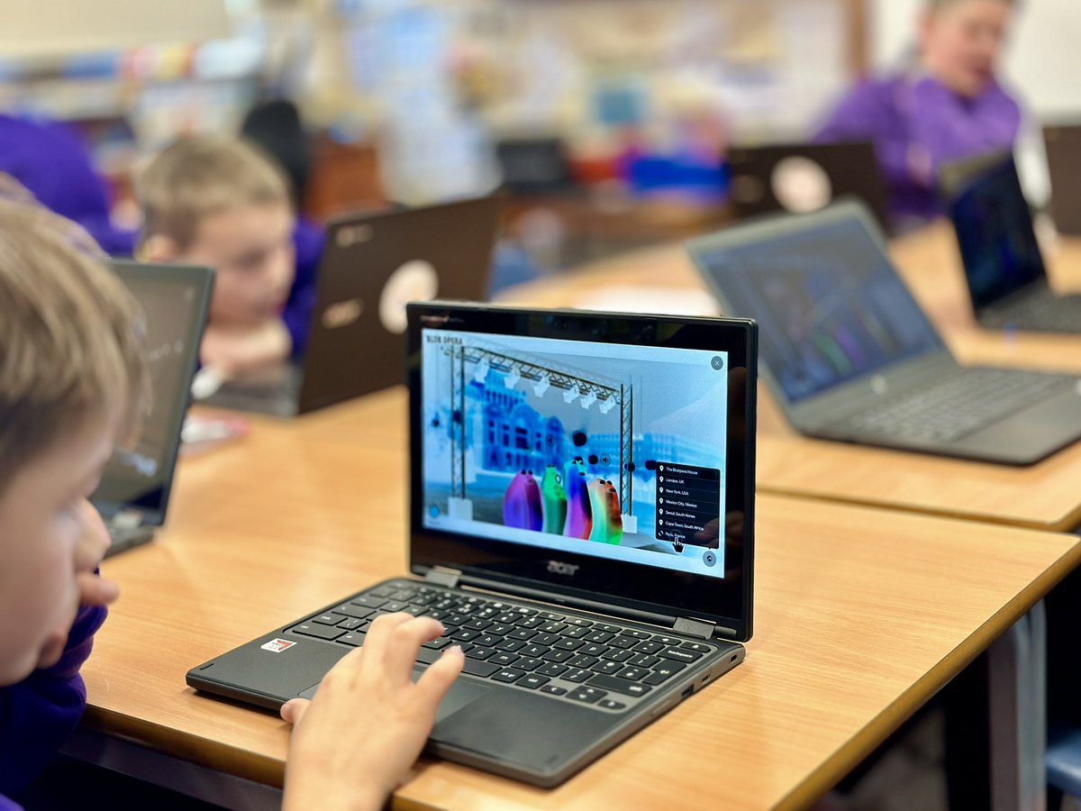 Got to visit @LaxdalePrimary this morning to see their session with @ChromebookTeam and their Chromebook Roadshow Scotland. This session is part of our imminent IT infrastructure and device investment programme for primary schools.
