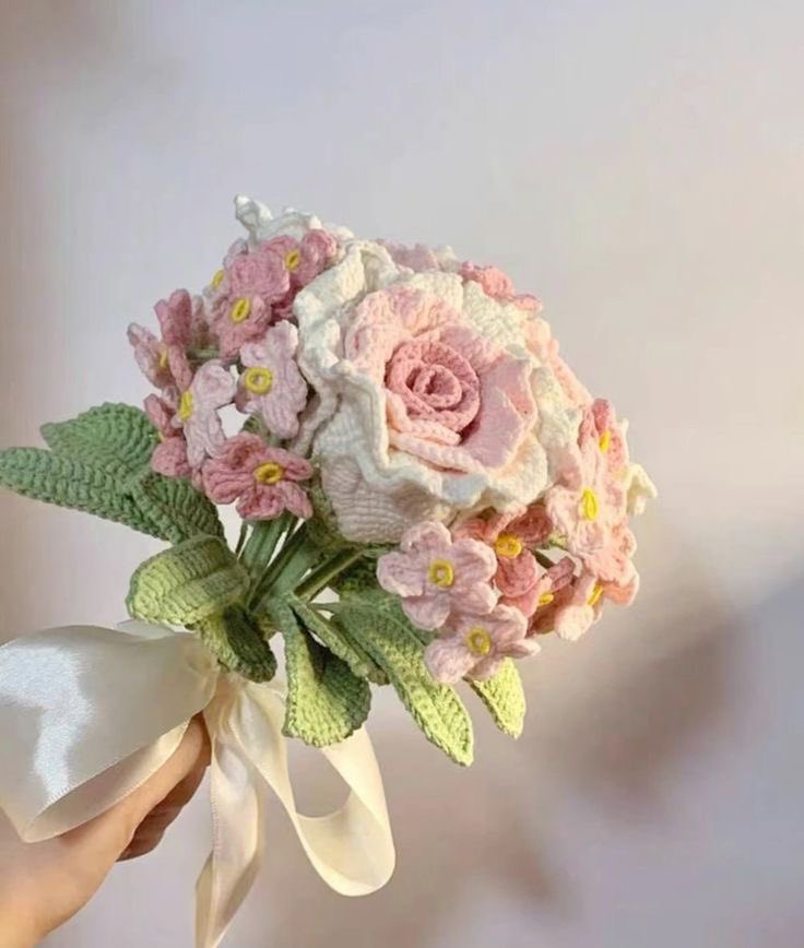Ounissa_07's tweet photo. EN VRAI est ce que ça vous intéresserait si je vendais ce genre de bouquet les amies ? 
Je suis à 🤏🏼 de me lancer alors motivé moi https://t.co/ImnEI87Br3