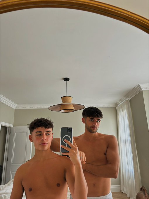 Hey cuties 👋🏻 love all our  X followers ❤️ https://t.co/bTMJD8Nrav