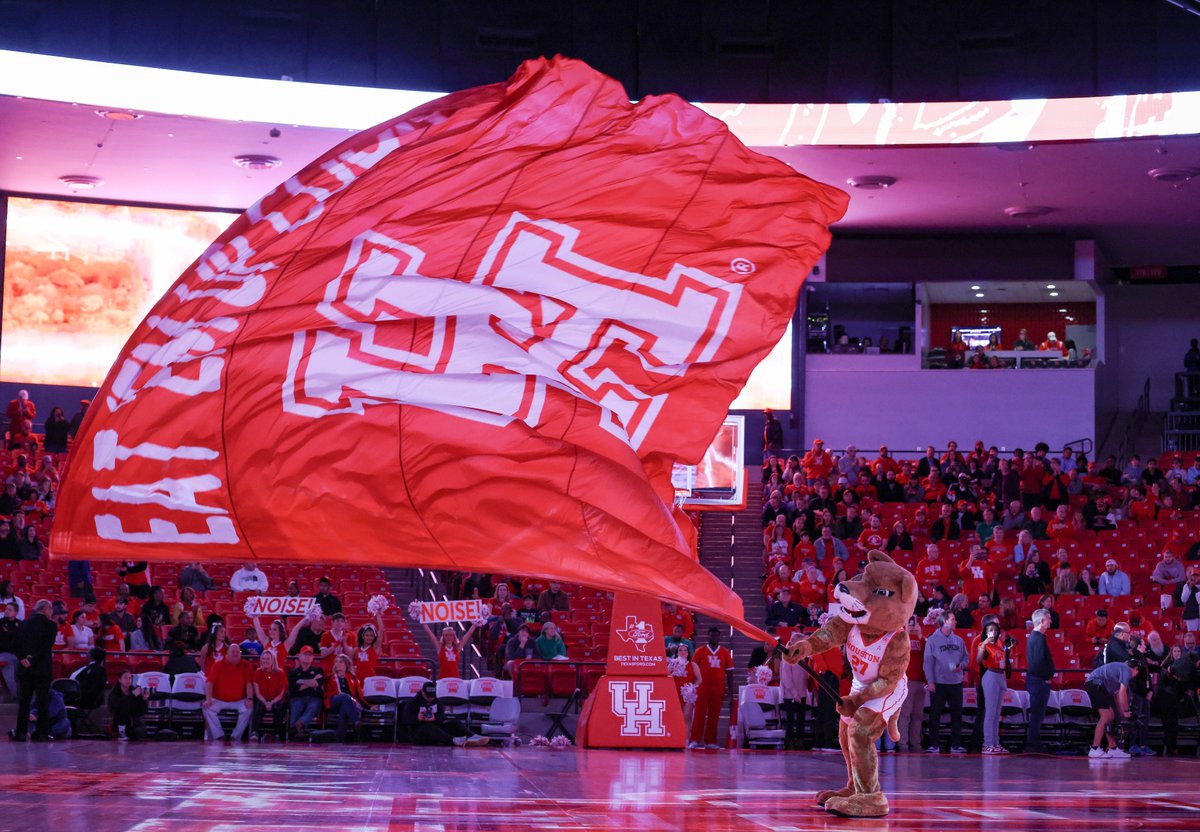 The Houston-driven NIL collective LinkingCoogs has signed a 3-year deal with TDECU, which holds the naming rights to the school's football stadium. The credit union plans to launch marketing campaigns with 600+ athletes across 17 sports. @PeteNakos_: on3.com/nil/news/linki…