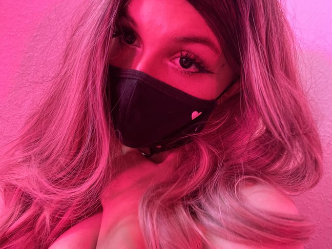 sweet dreams xoxo https://t.co/PZAqvyfCEu