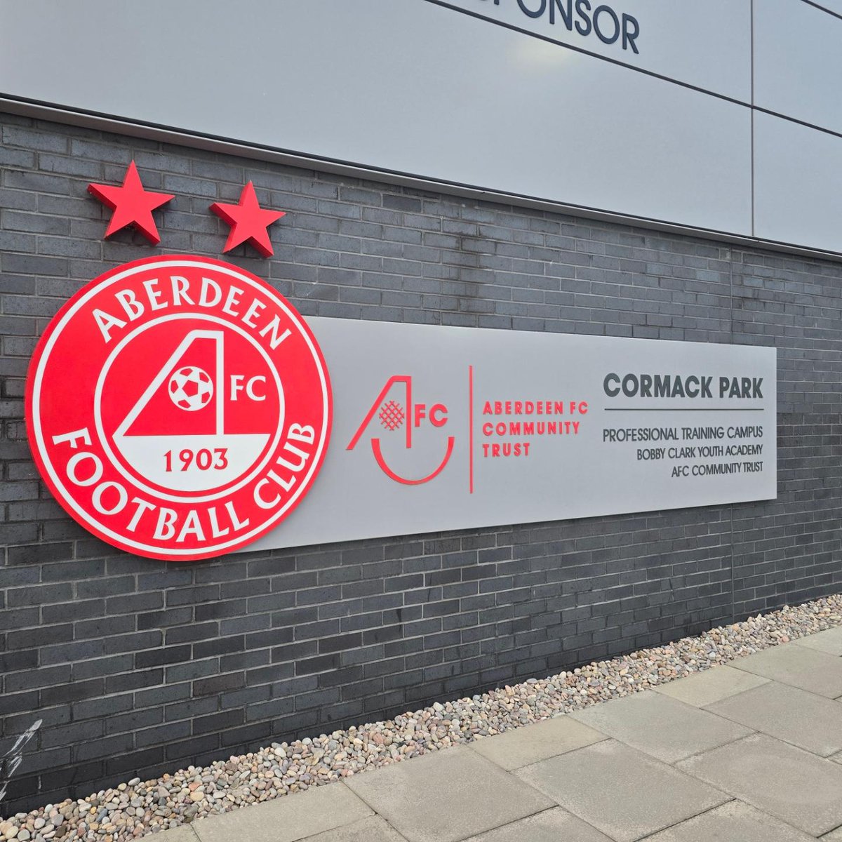 DanielleRennie8's tweet image. Another career highlight, interpreting a tour at Cormack Park for AberDNA members ⚽️ 

Love my job 🤟

Happy Sign Language Week!! This year has been one to remember ❤️

@CormackDavie @AberdeenFC @ColDav77
#BSLAccessible #BSLinterpreter