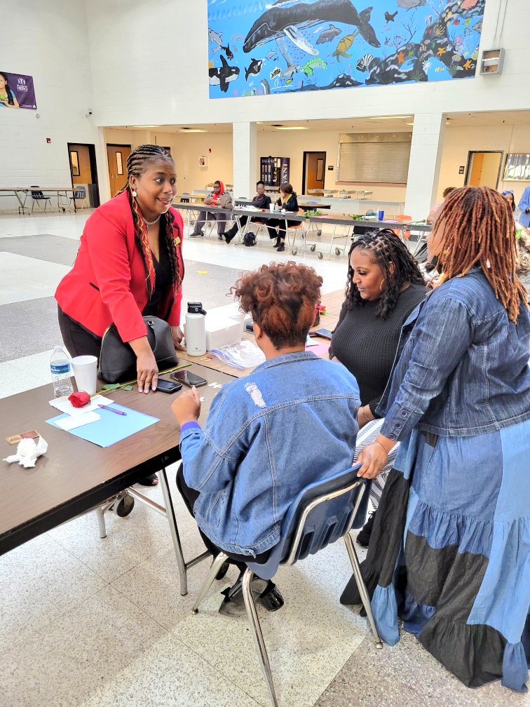 CynthiaMcCray19's tweet image. "Growing Together" in Clayton County Schools!  Thoroughly enjoyed facilitating a PD with this amazing group of social workers! They advocate for students daily! #BeAwesome  @ACSupports