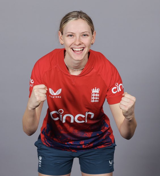 Everyone @NewportCricketC wishes @sophiasmale the best of luck for the forthcoming @englandcricket U19 Women’s tour to Sri Lanka. #gogetemsoph #NCCtheplace2B
