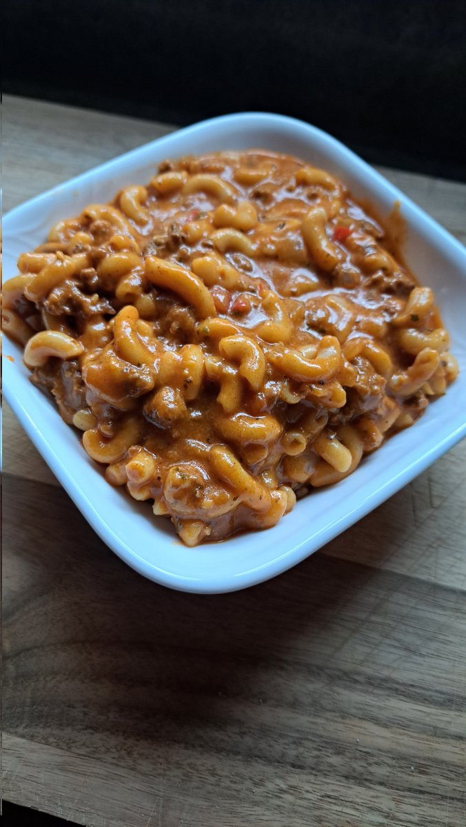InkedDeviant's tweet image. Homemade Cheesy 'Hamburger Helper'...

Struggle Meals Just Hit♡

Recipe &amp;amp; Method:
vm.tiktok.com/ZMMAAxpco/

#MamaOfBoys #StruggleMeals #SimpleDinner
#NoBoxCrap