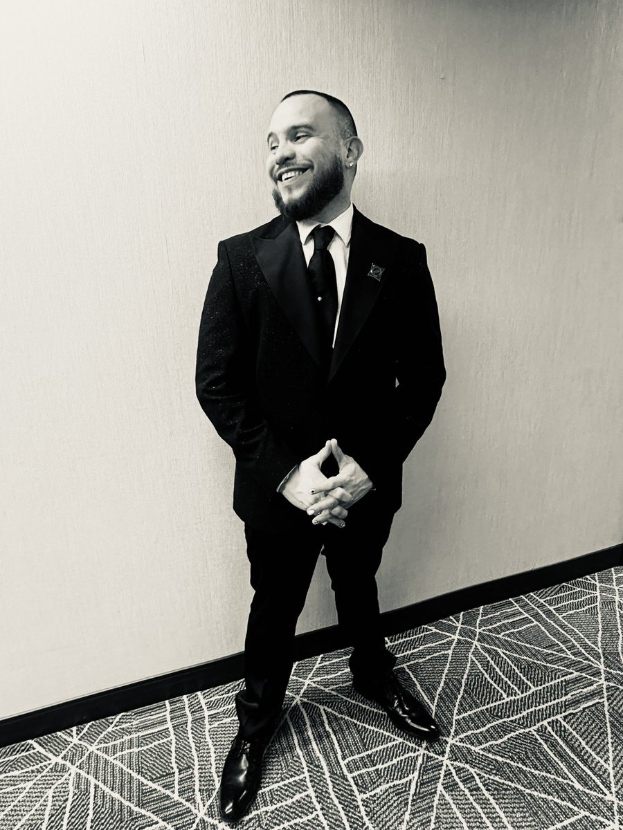 ecuariqu3no's tweet photo. Con amor,
G.
Your newly minted @ACPAFoundation Diamond Honoree πβ€οΈβπΎβπ½βπΏ
#ACPA24 #acpa100 #HigherEdJunkie #QueerLatinx #Educator #HigherEducation #NewYorker #SelfCare #BabySteps #PhDToBe #Destiny #SelfLove #Dream https://t.co/fgDI3EMlp2