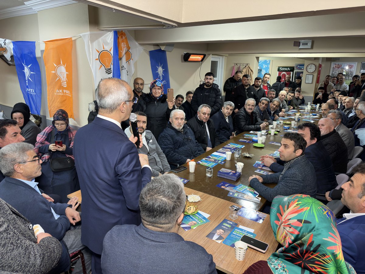 hamit_oncu's tweet photo. Bizim her mahallemizde özü sözü bir, vefalı dostlarımız var.

Süleymaniye Mahallesi lokalinde mahalle sakinlerimiz ile buluşup görüş alışveriş yaptık.

Komşularımızın sorunlarını dinleme ve projelerimizi paylaşma fırsatı bulduğumuz buluşmamızda samimi sohbetler gerçekleştirdik. 

Gecenin bu vaktinde bizleri dinleyip, konuk eden değerli komşularımıza şükranlarımızı sunuyoruz.

Yediden yetmişe partimize, şahsımıza olan güven ve desteği görmenin mutluluğunu yaşadık.

#EsenyurttaÖncü
#Sadeceİstanbul
#GerçekBelediyecilik
#HazırızKararlıyız