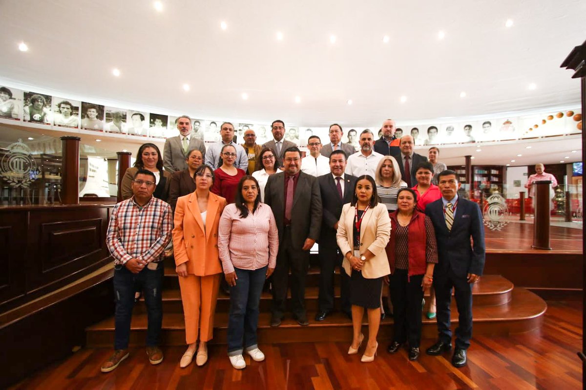 COBAEMex's tweet photo. Se llevó a cabo la XXVIII SO del #ComitéDeÉtica del #COBAEM desde el Museo Salón de la Fama del Deportivo Toluca FC ⚽, donde las y los integrantes tomaron protesta para el periodo 2024-2025 y se presentó el Programa Anual de Trabajo 2024. ✒️
#SomosCOBAEM https://t.co/fmmbEPr5j2