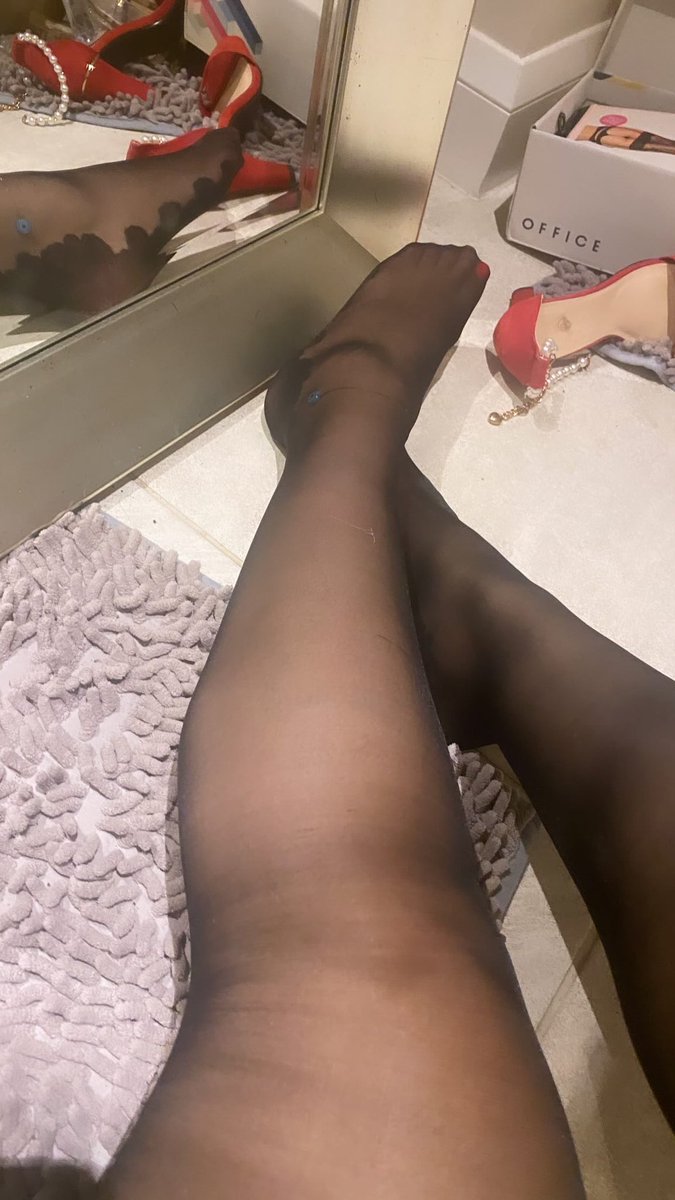 xRubyGraciex's tweet photo. New tights day🥰🥰🥰🥰
#feet #tights #feetworshi̇p #toes #rednails #nylons #nylonfetısh #soles https://t.co/z3yJ09VVl4