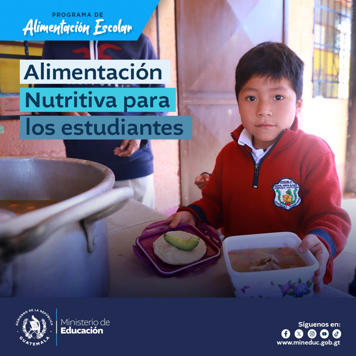 MineducGT's tweet photo. ¡Juntos brindamos una Alimentación Nutritiva y Servida en los centros educativos! 🍛

Cumpliendo con la Ley de Alimentación Escolar.

#MineducSaleAdelante
#ProgramasDeApoyo https://t.co/ag5DdP3vD8