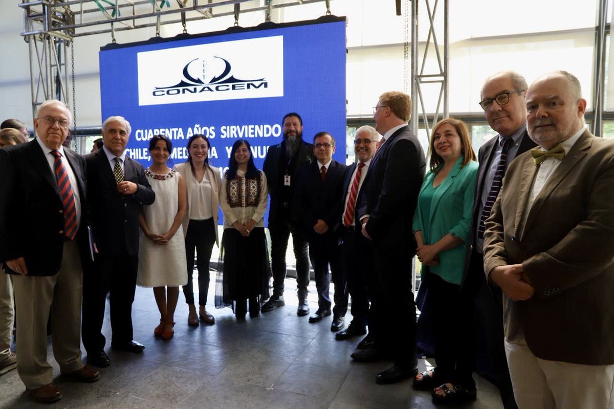 colmedchile's tweet photo. [#ColmedInforma] #CONACEM cumple 40 años certificando médicos especialistas.
Todos los detalles ➡️ https://t.co/ovOvrE6mF1 https://t.co/KiA8y8k12A