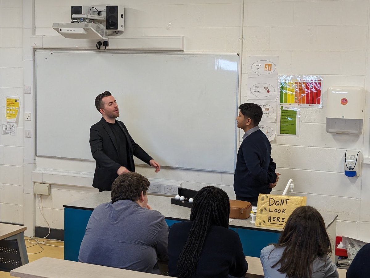 st_con_cc_newb's tweet image. Jamie Skelton came to entertain and mesmerise students with his magic and slight of hand tricks @Dublinmagic @KWETB #magictrick #cardmagic #magicians