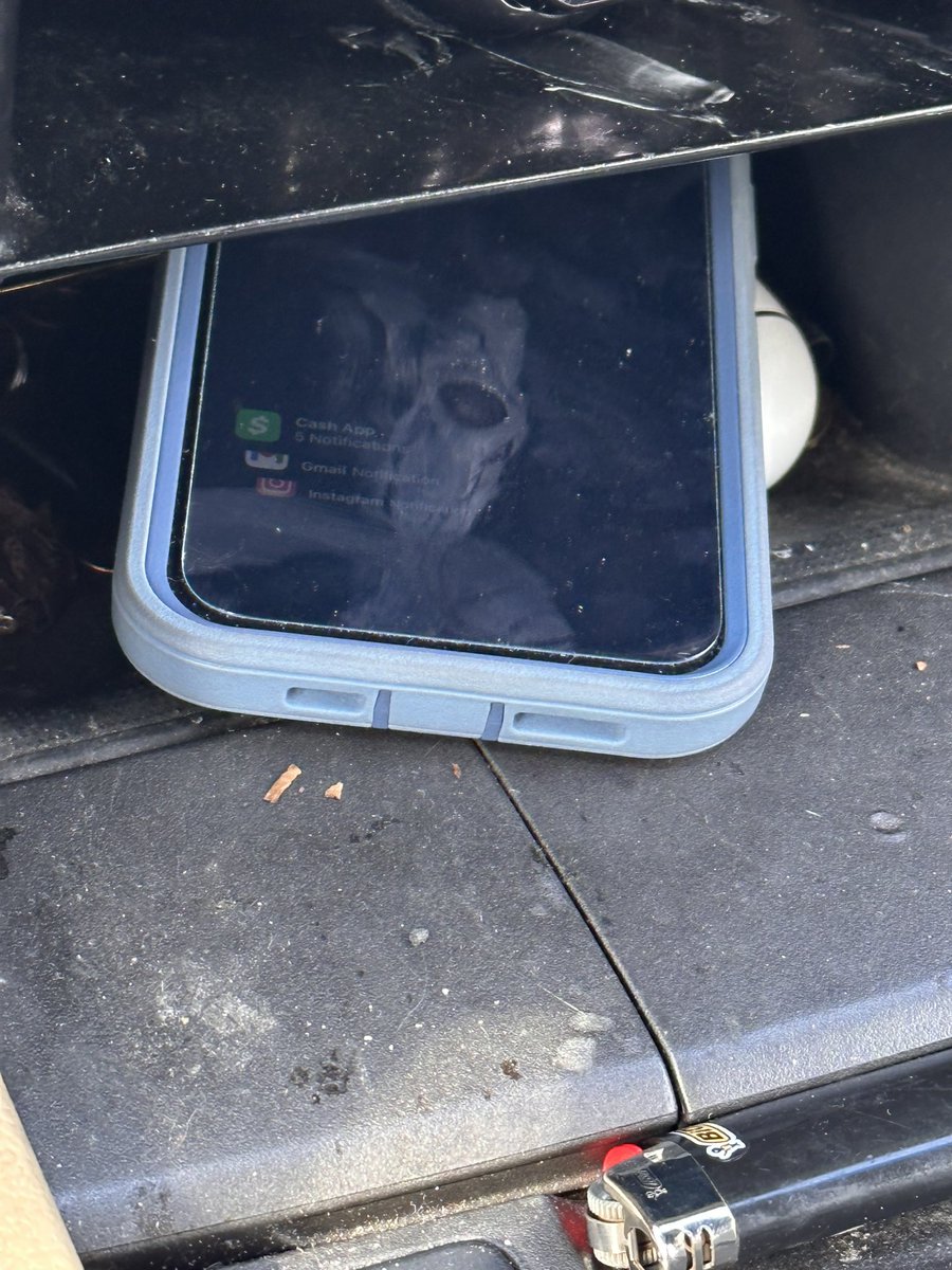 _FuckArchie's tweet image. I see death around the corner.