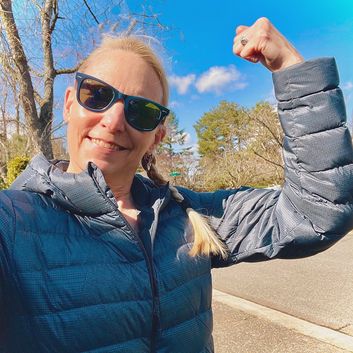 It’s March! #StrongArmSelfie @FightCRC  There is no ‘normal’ for me, yet thankful to be 7+ years NED!  Under50, stage 3B, not genetic.  #NoTMI #ColonCancerAwareness #CancerResearch #chronicillness Posting w/ incredible thanks & in support of my mom & my 21 yo both getting…