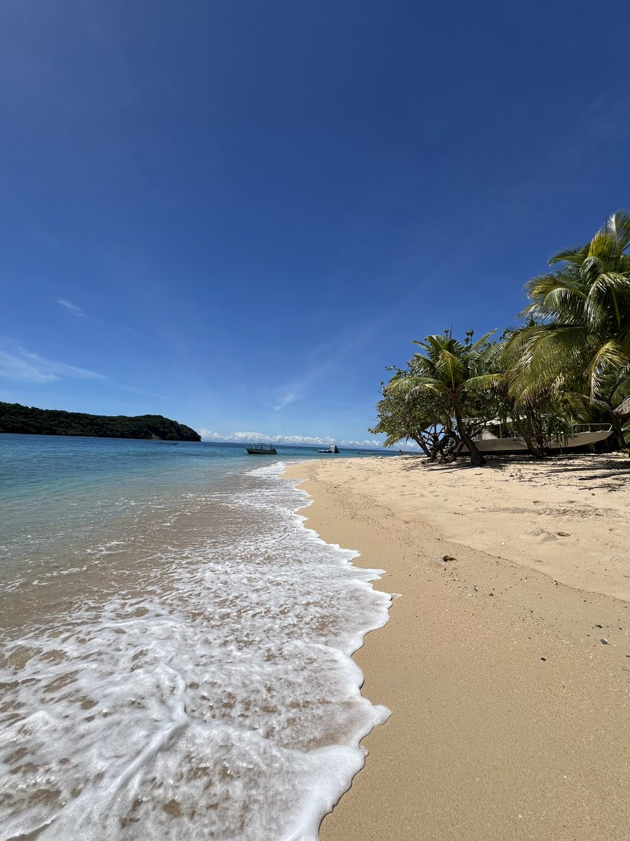 Beach Bula to all our Besties 😘