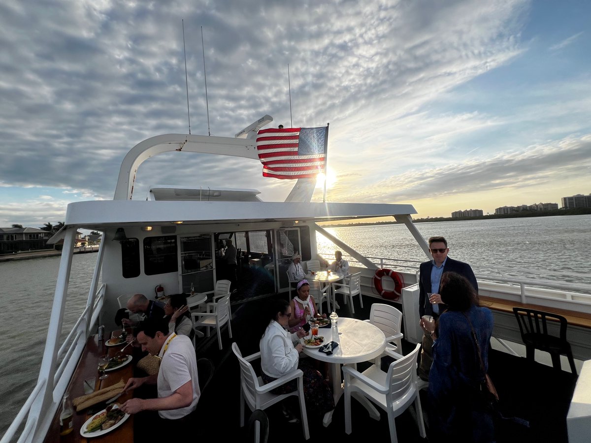 ThornburgFunds's tweet image. More than 700 advisors attended the Thornburg-sponsored #LPLMasters at Marco Island, FL, earlier this month. This popular event did not disappoint, with professional and personal development sessions and motivational keynotes, followed by cabana gatherings and a dinner cruise.